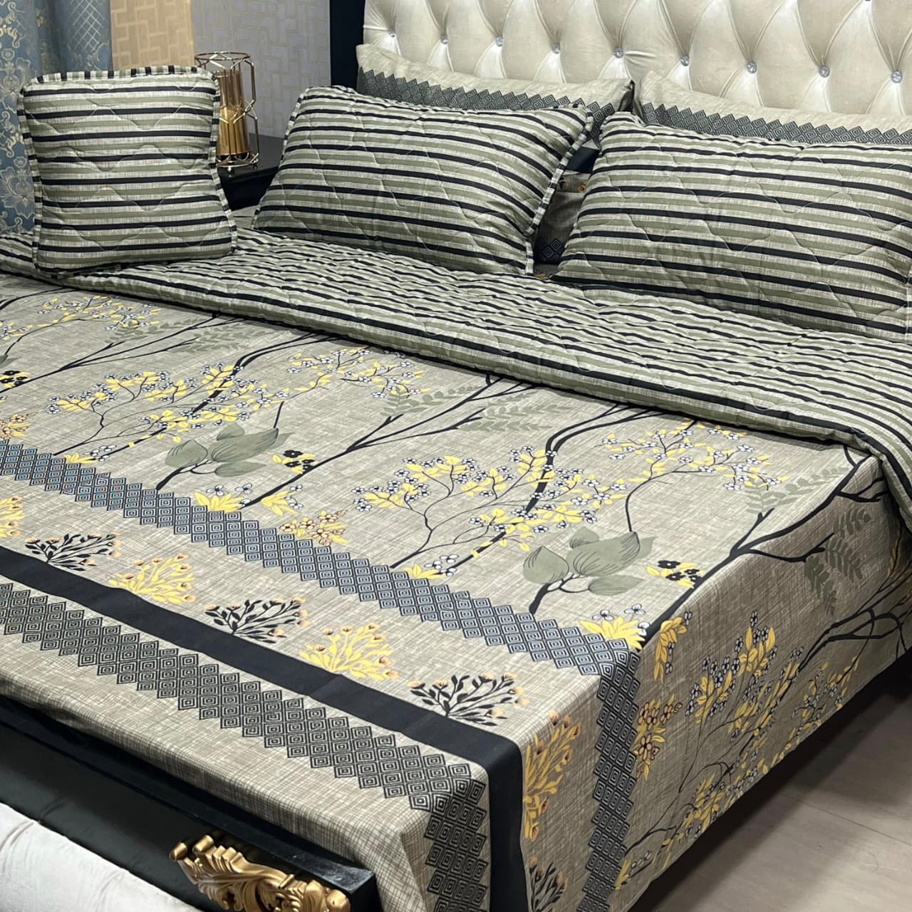 Luxury 7-Piece Comforter Set - King Size Quilted